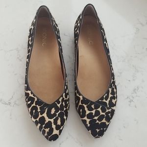 Brand New Vionic Calf Hair Leopard Flats sz 8.5